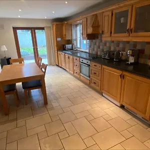 Cosy 4 Bedroom House With Rear Garden Patio , Galway Irlande